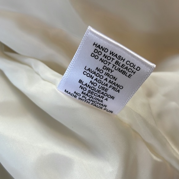 NWT White Faux Fur Soft Cozy Winter Jacket (Great for Holidays) Size Large - Picture 11 of 14